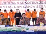jaringan pengedar narkoba malaysia ditangkap polda riau sita 81 kg sabu VfyB48TQEV