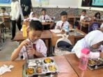 15 Makan Bergizi Gratis